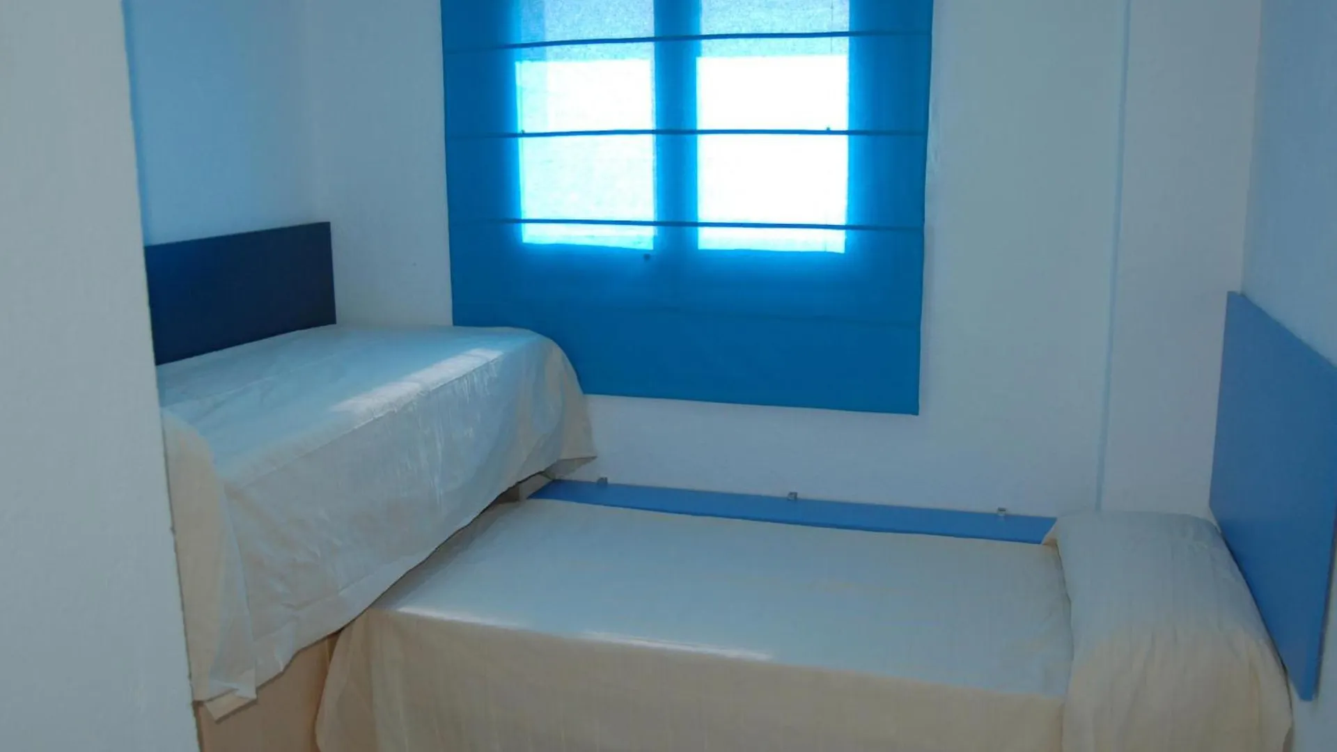 Flor De Mar 4 - Apartamento Agradable Y Luminoso Situado En 1ª Linea Del Mar. - Es-228-35 Llanca Apartment